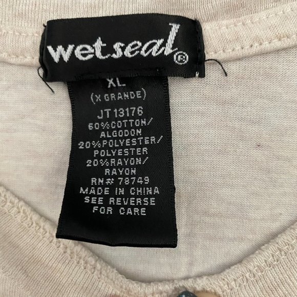 Wet Seal t-shirt - Picture 3 of 3